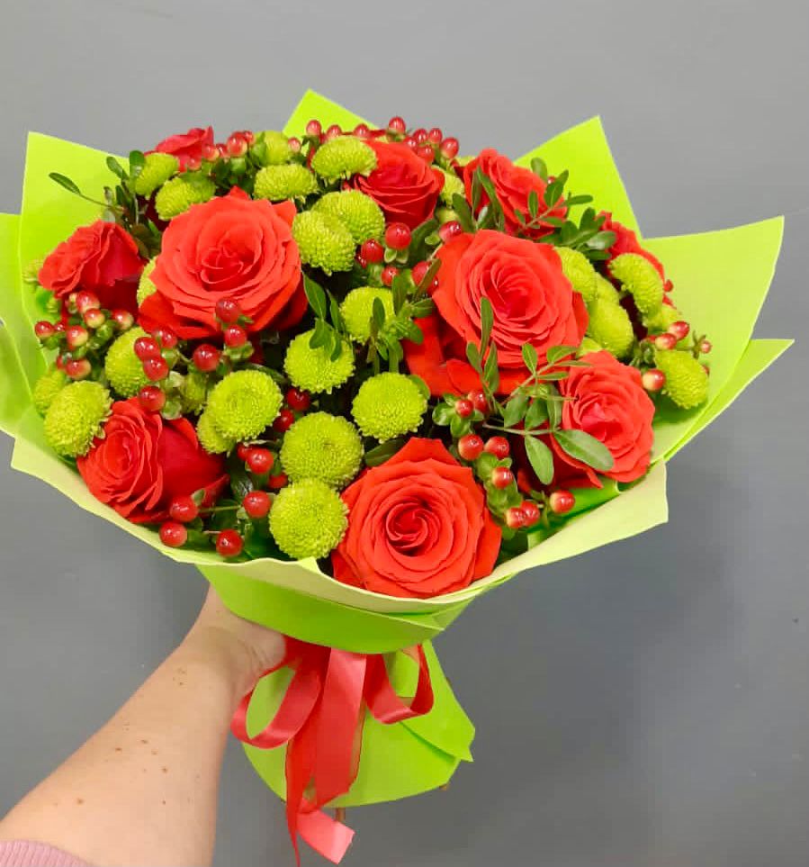 Букет цветов из: Хризантемы и Розы в Тюхтете