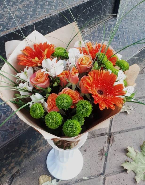 Букет цветов из: Герберы, Хризантемы, Альстромерии и Розы в Тюхтете