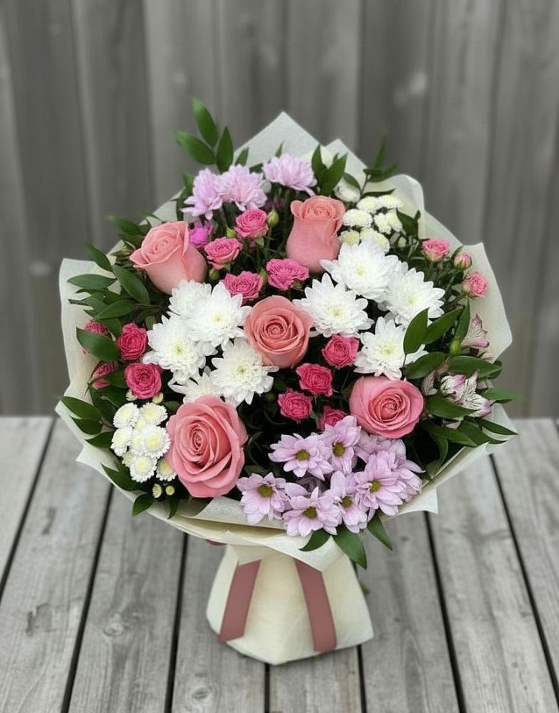 Букет цветов из: Альстромерии, Гвоздики, Розы и Хризантемы в Тюхтете