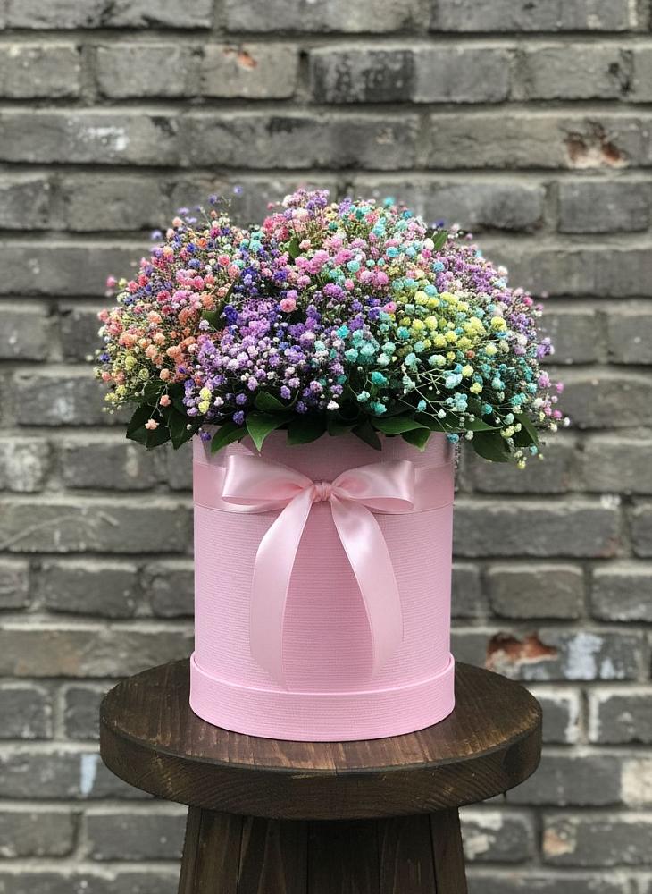 Цветочная композиция из Гипсофила и Розы в шляпной коробке в Тюхтете