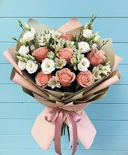 Букет цветов из:  Розы, Альстромерии и Лизиантусы в Тюхтете