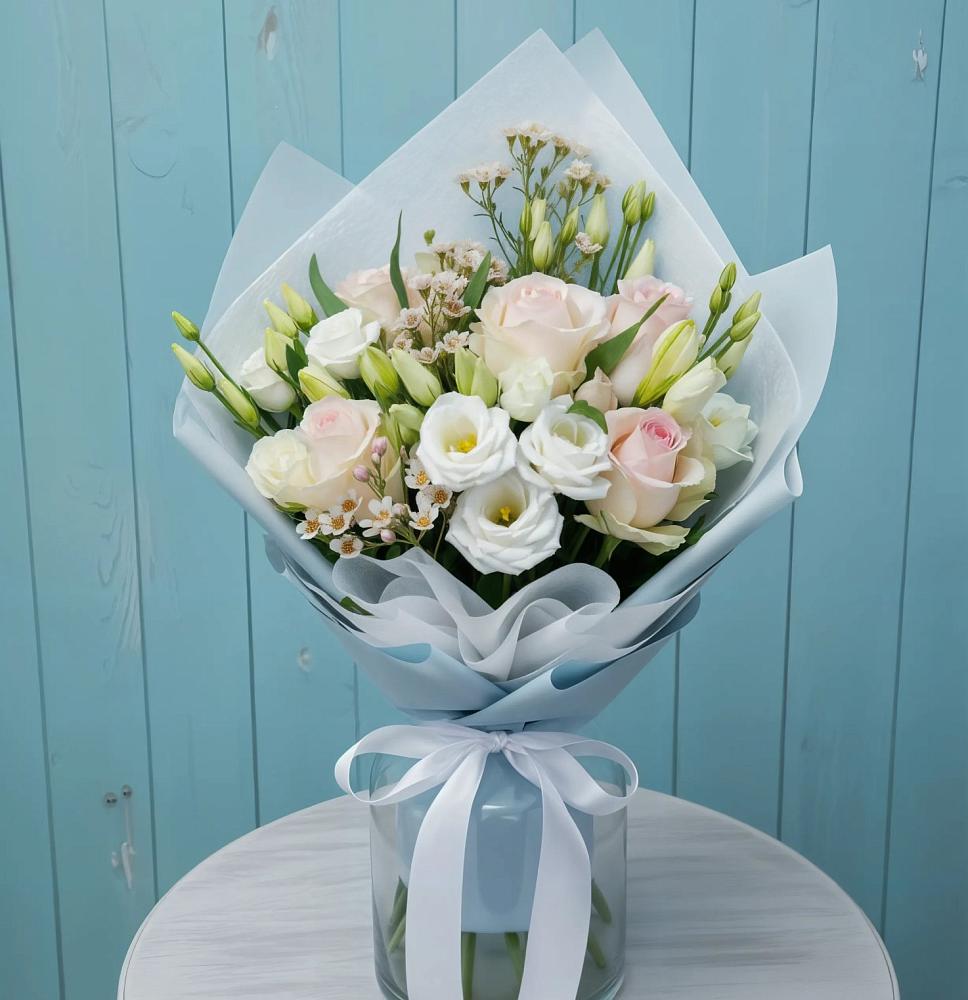 Букет цветов из: Розы и Лизиантусы в Тюхтете