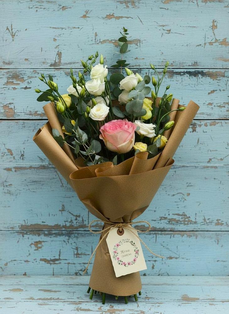 Букет цветов из: Розы и Лизиантусы в Тюхтете