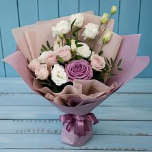 Букет цветов из:  Розы и Лизиантусы в Тюхтете