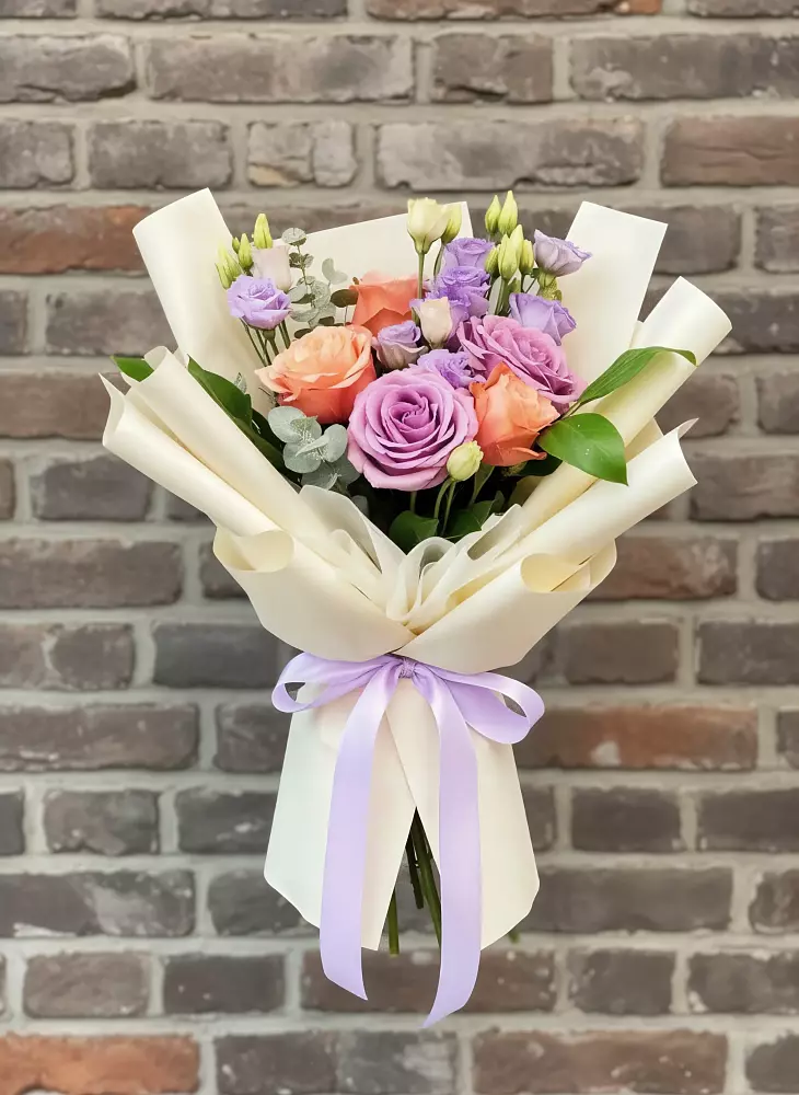 Букет цветов из: Лизиантусы и Розы в Тюхтете