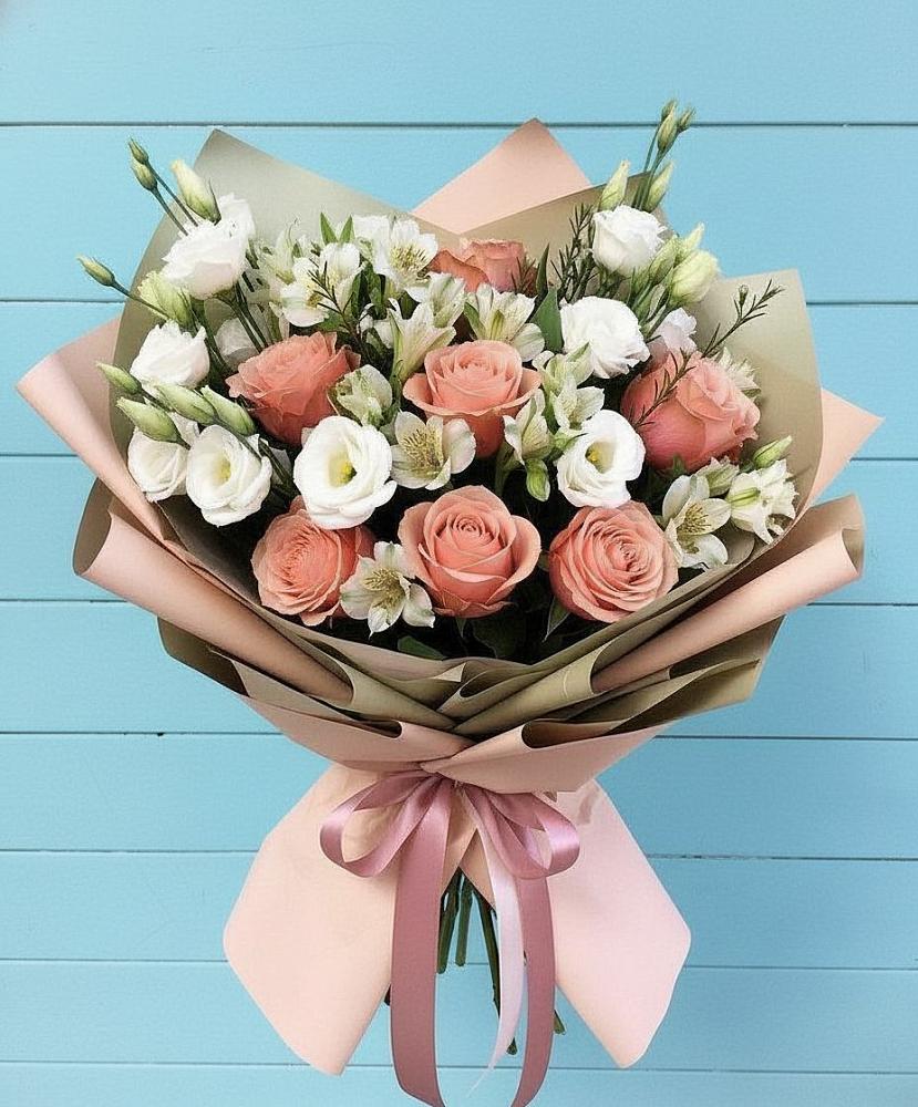 Букет цветов из: Розы, Альстромерии и Лизиантусы в Тюхтете