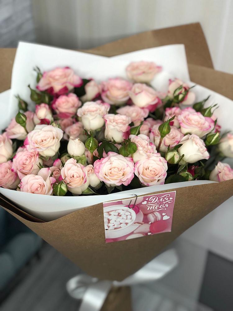 Букет цветов из: Розы в Тюхтете