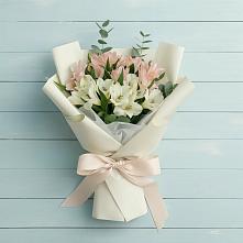 Букет цветов из:  Альстромерии #REPLACE_PRED# Тюхтете
