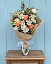 Букет цветов из:  Альстромерии, Лизиантусы, Розы и Хризантемы #REPLACE_PRED# Тюхтете