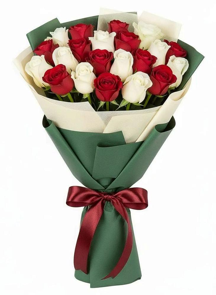 Букет Микс из красных и белых роз в Тюхтете