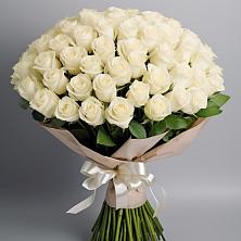 Букет 101 беля роза Белоснежка в Тюхтете