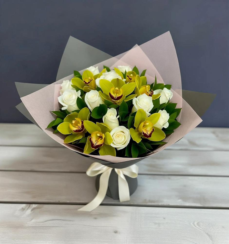 Букет цветов из: Орхидеи и Розы в Тюхтете