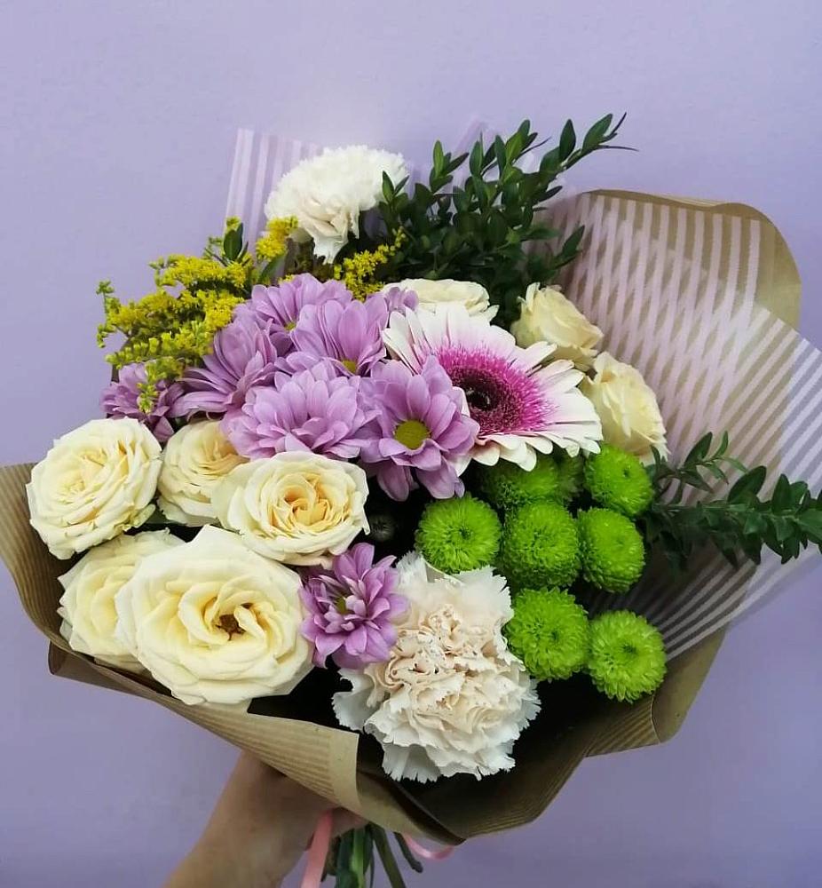 Букет цветов из: Хризантемы, Розы, Гвоздики и Герберы в Тюхтете