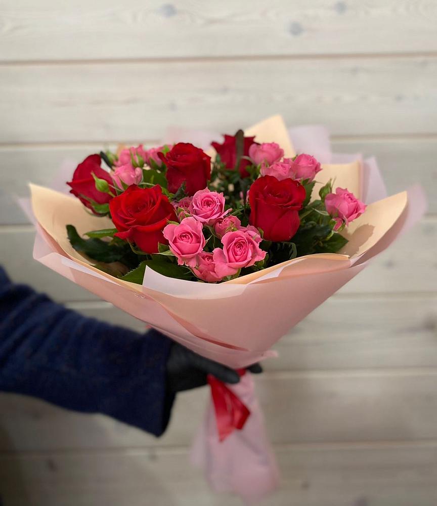Букет цветов из: Розы в Тюхтете