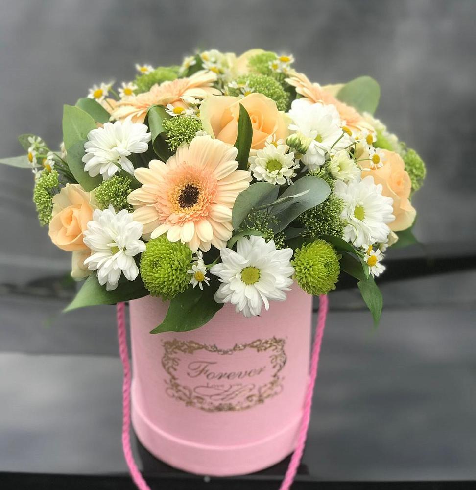 Цветочная композиция из Розы, Герберы и Хризантемы в шляпной коробке в Тюхтете